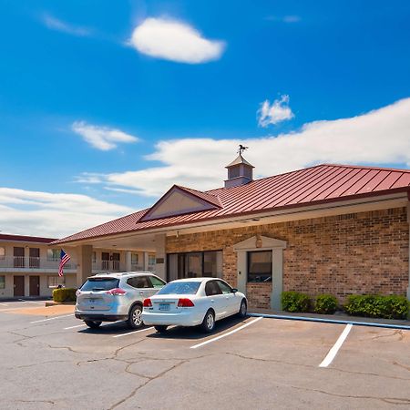 Best Western Winners Circle Hot Springs Luaran gambar