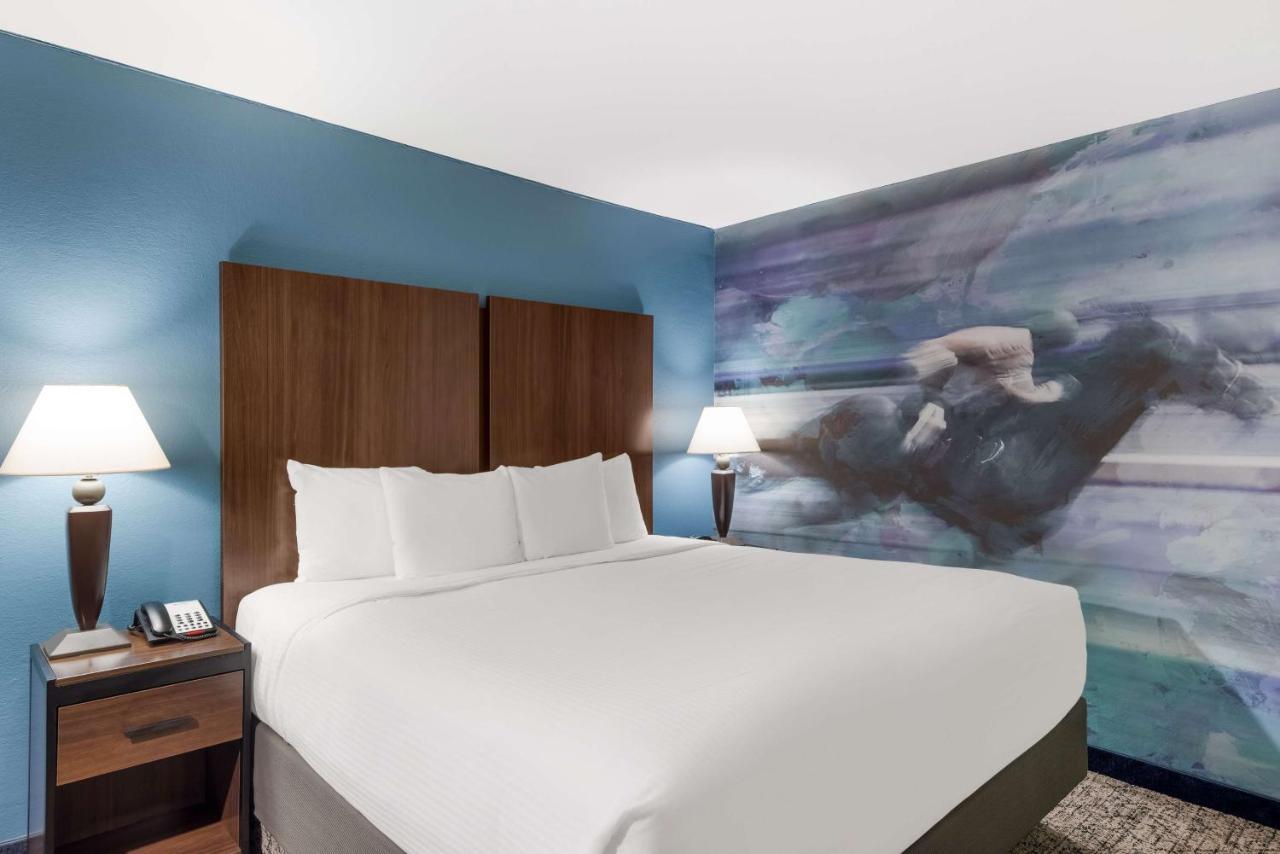 Best Western Winners Circle Hot Springs Luaran gambar