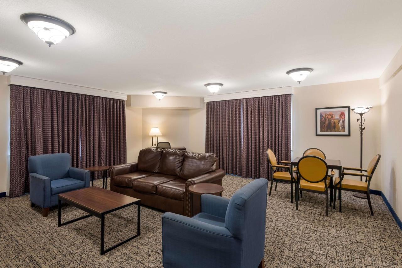 Best Western Winners Circle Hot Springs Luaran gambar