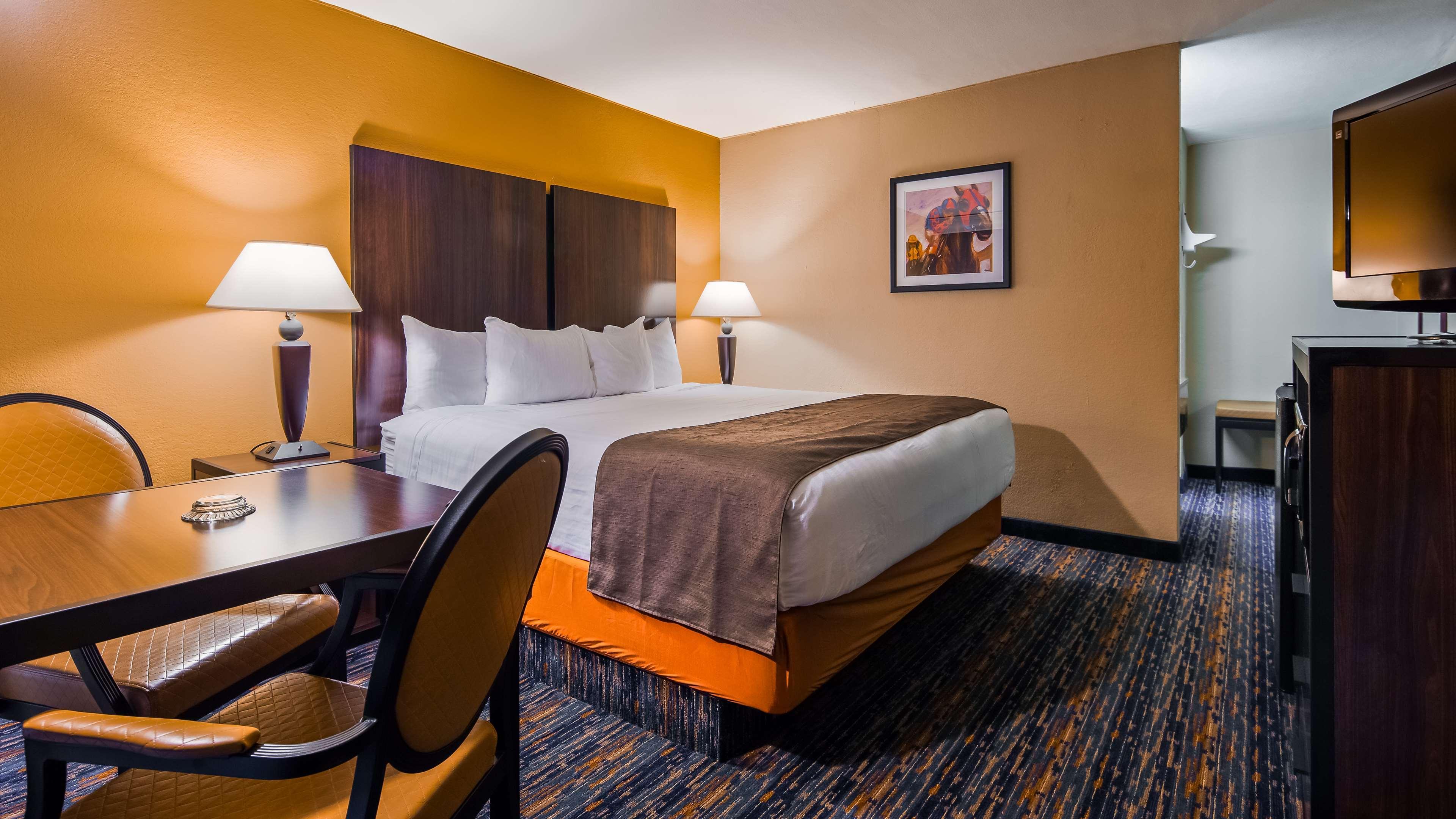 Best Western Winners Circle Hot Springs Luaran gambar
